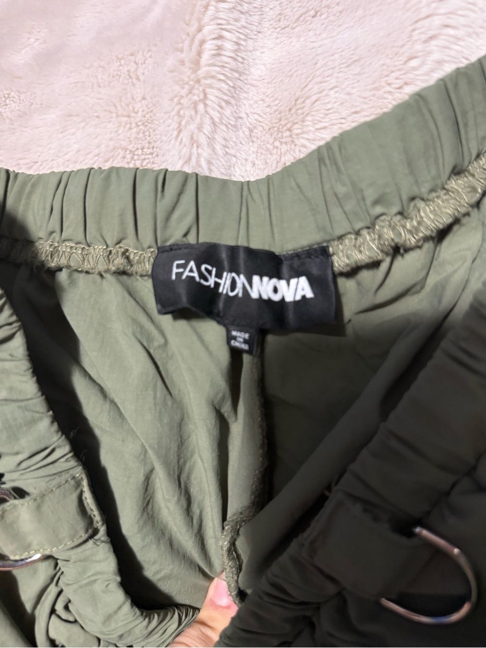 Fashion Nova Women's Cargo Joggers in Green - Picture 4 of 7